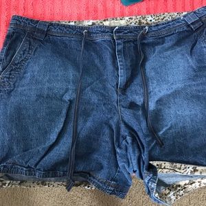 Natural reflections Jean shorts